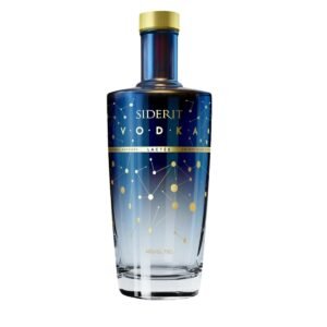 Botella de Vodka Siderit Lactée 70 cl elaborado con leche de Cantabria